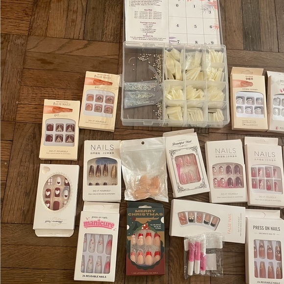 Bundle of false nails - Picture 3 of 10